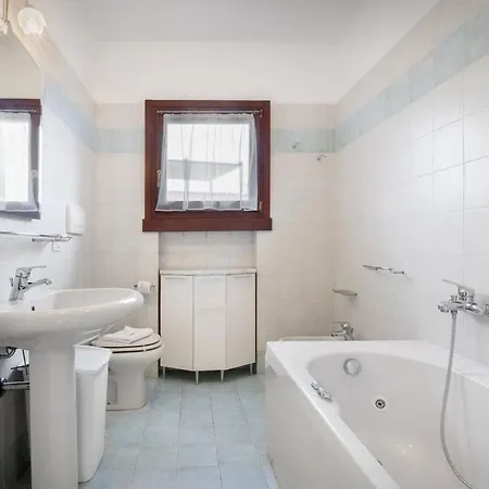 Regina Gardesana With Pool Apartmán Garda (Verona)